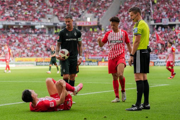 1. Bundesliga: SC Freiburg vs SV Werder Bremen, 30.08.2026 Nach Zweikampf zwischen Marco Friedl (SV Werder Bremen, 32) und Igor MatanoviÄ‡ (SC Freiburg, 31) 1. Bundesliga: SC Freiburg vs SV Werder Bremen, Europa-Park-Stadion, 30.08.2026 DFB DFL REGULATIONS PROHIBIT ANY USE OF PHOTOGRAPHS AS IMAGE SEQUENCES AND OR QUASI-VIDEO. *** Bundesliga Match: SC Freiburg vs. SV Werder Bremen, August 30, 2026. After a tackle between Marco Friedl of SV Werder Bremen, age 32, and Igor Matanovic SC Freiburg, 31 1 Bundesliga SC Freiburg vs. SV Werder Bremen, Europa-Park Stadium, August 30, 2026 DFB and DFL regulations prohibit any use of photographs as image sequences and or quasi-video. Copyright: xBEAUTIFULxSPORTS Boscox