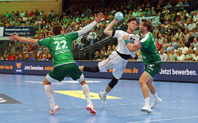 30.08.2026, xovx, Handball Opel Handball-Bundesliga, HSG Wetzlar - SG BBM Bietigheim v.l. Jona Schoch (HSG Wetzlar), Maxim Orlov (SG BBM Bietigheim), Petter Överby (HSG Wetzlar) Wetzlar Buderus Arena Hessen Deutschland (DE)