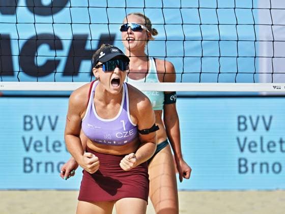 From left, Kylie Neuschaferova from Czech Republic, Marketa Svozilova from Czech Republic during the World Beach volleyball, Beachvolleyball Pro Tour, category Futures, on August 30, 2026, in Brno, Czech Republic. (CTKxPhoto PatrikxUhlir) CTKPhotoP2026083003842  CTKPhotoP2026083003842