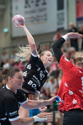 Charlotte Cholevova (Tussies, 96), Marie Polakova (Halle, 23), SV Union Halle-Neustadt vs. TuS Metzingen, 1. Handball Bundesliga Frauen, Saison 2026 27, 30.08.2026 Halle SWH Arena Sachsen-Anhalt Deutschland
