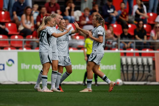 Fußball I Frauen I Bundesliga I Saison 2026-2027 I 2. Spieltag I Bayer 04 Leverkusen - VfL Wolfsburg I 30.08.2026 Ella Peddemors (5, VfL Wolfsburg) Svenja Huth (10, VfL Wolfsburg) Weronika Arasniewicz (15, VfL Wolfsburg) und Anny Kerim-Lindland (38, VfL Wolfsburg) jubeln nach dem 1:0 Leverkusen Ulrich-Haberland-Stadion Niedersachsen Deutschland *** Soccer I Women s I Bundesliga I 2026–2027 Season I Matchday 2 I Bayer 04 Leverkusen vs. VfL Wolfsburg I August 30, 2026 Ella Peddemor 5, VfL Wolfsburg’s Svenja Huth (10), Weronika Arasniewicz (15), and Anny Kerim Lindland (38) celebrate after the 1–0 win over Leverkusen at Ulrich Haberland Stadium in Lower Saxony, Germany. Copyright: xLobeca CedricxSiefkerx