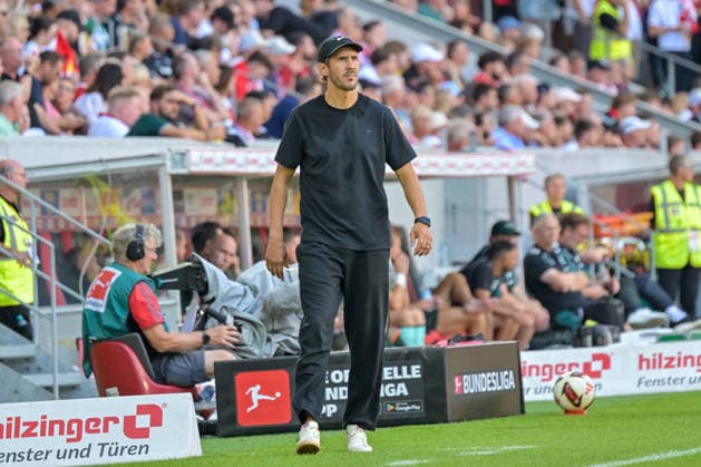 Julian Schuster (SC Freiburg, Trainer) mit neutraler Emotion. GER, SC Freiburg vs Werder Bremen, Fussball, Bundesliga, 1. Spieltag, Saison 2026 2027, 30.08.2026 DFL DFB REGULATIONS PROHIBIT ANY USE OF PHOTOGRAPHS AS IMAGE SEQUENCES AND OR QUASI-VIDEO GER, SC Freiburg vs Werder Bremen, Fussball, Bundesliga, 1. Spieltag, Saison 2026 2027, 30.08.2026 Freiburg *** Julian Schuster, SC Freiburg, Coach with neutral expression (GER), SC Freiburg vs. Werder Bremen, Soccer, Bundesliga, Matchday 1, 2026–2027 Season, August 30, 2026 DFL and DFB regulations prohibit any use of photographs as image sequences and or quasi-video GER, SC Freiburg vs. Werder Bremen, Soccer, Bundesliga, Matchday 1, 2026–2027 season, August 30, 2026, Freiburg Copyright: xEibner-Pressefotox EP_THS