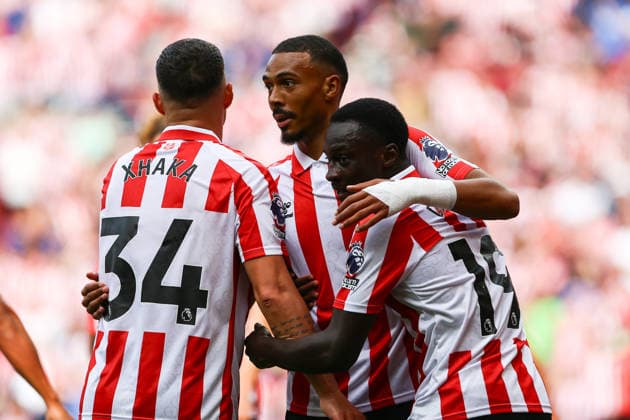 Stadium of Light SUNDERLAND, ENGLAND, AUGUST 30: Granit Xhaka (L), Wilson Isidor (M) and Habib Diarra (R) of Sunderland AFC celebrate the opening goal during a Premier League 2026-27 match between Sunderland and Fulham at Stadium of Light on August 30, 2026 in Sunderland, England. (Photo by Zach Forster Sports Press Photo) (Zach Forster Sports Press Photo SPP) Copyright: xZachxForster SportsxPressxPhotox xSPPx Sportspressphoto_SPR219752