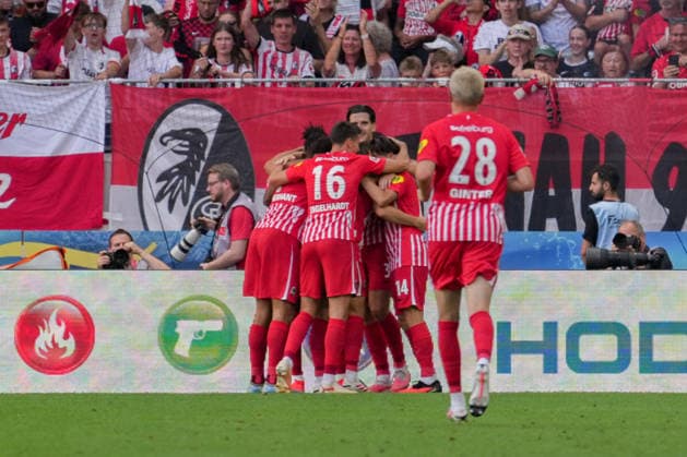 1. Bundesliga: SC Freiburg vs SV Werder Bremen, 30.08.2026 Torjubel zum 4:0 durch Yuito Suzuki (SC Freiburg, 14) 1. Bundesliga: SC Freiburg vs SV Werder Bremen, Europa-Park-Stadion, 30.08.2026 DFB DFL REGULATIONS PROHIBIT ANY USE OF PHOTOGRAPHS AS IMAGE SEQUENCES AND OR QUASI-VIDEO. *** 1 Bundesliga: SC Freiburg vs. SV Werder Bremen, August 30, 2026—Celebration of the 4–0 goal by Yuito Suzuki (SC Freiburg), 14 1 Bundesliga: SC Freiburg vs. SV Werder Bremen, Europa-Park Stadium, August 30, 2026 DFB and DFL regulations prohibit any use of photographs as image sequences and or quasi-video u009D Copyright: xBEAUTIFULxSPORTS Boscox