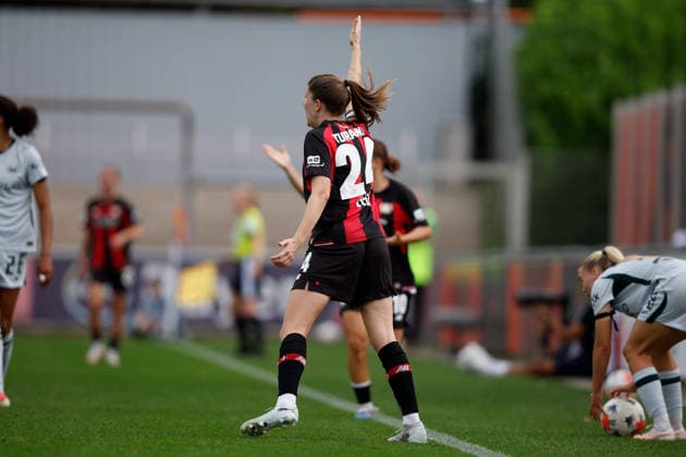 Fußball I Frauen I Bundesliga I Saison 2026-2027 I 2. Spieltag I Bayer 04 Leverkusen - VfL Wolfsburg I 30.08.2026 Lilla Turanyi (24, Bayer 04 Leverkusen) möchte den Einwurf haben. Leverkusen Ulrich-Haberland-Stadion Niedersachsen Deutschland *** Soccer I Women s I Bundesliga I 2026–2027 Season I Matchday 2 I Bayer 04 Leverkusen vs. VfL Wolfsburg I August 30, 2026 Lilla Turanyi 24, Bayer 04 Leverkusen wants the throw-in at the Ulrich Haberland Stadium in Leverkusen, Lower Saxony, Germany Copyright: xLobeca CedricxSiefkerx