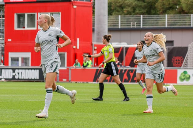 30.08.2026, xgrfx, Fussball Google Pixel Frauen-Bundesliga, Bayer Leverkusen - VfL Wolfsburg v.l. Tor, Ella Peddemors zum 0:1 (VfL Wolfsburg) Leverkusen *** August 30, 2026, xgrfx, Soccer, Google Pixel, Women s Bundesliga, Bayer Leverkusen vs. VfL Wolfsburg, Goal, Ella Peddemors scores to make it 0-1 for VfL Wolfsburg against Leverkusen