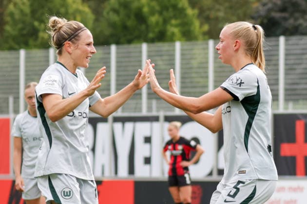 30.08.2026, xgrfx, Fussball Google Pixel Frauen-Bundesliga, Bayer Leverkusen - VfL Wolfsburg v.l. Tor, Ella Peddemors zum 0:1 (VfL Wolfsburg) Leverkusen *** August 30, 2026, xgrfx, Soccer, Google Pixel, Women s Bundesliga, Bayer Leverkusen vs. VfL Wolfsburg, Goal, Ella Peddemors scores to make it 0-1 for VfL Wolfsburg against Leverkusen