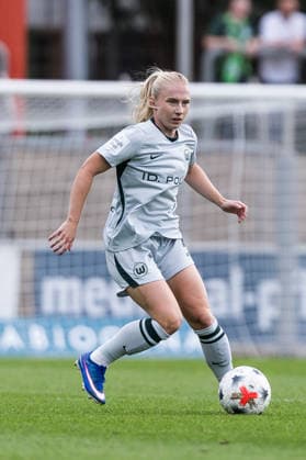 GOOGLE PIXEL Frauen-Bundesliga, Bayer 04 Leverkusen - VfL Wolfsburg; 30.08.2026 Thea Bjelde (VfL Wolfsburg, 2) am Ball GOOGLE PIXEL Frauen-Bundesliga, Bayer 04 Leverkusen - VfL Wolfsburg, Leverkusen, Ulrich-Haberland-Stadion am 30.08.2026 DFB REGULATIONS PROHIBIT ANY USE OF PHOTOGRAPHS AS IMAGE SEQUENCES AND OR QUASI-VIDEO. *** GOOGLE PIXEL Women s Bundesliga, Bayer 04 Leverkusen vs. VfL Wolfsburg, August 30, 2026. Thea Bjelde (VfL Wolfsburg) with the ball. GOOGLE PIXEL Women s Bundesliga, Bayer 04 Leverkusen vs. VfL Wolfsburg, Leverkusen, Ulrich Haberland Stadium on August 30, 2026 DFB regulations prohibit any use of photographs as image sequences and or quasi-video Copyright: xBEAUTIFULxSPORTS Wunderlx