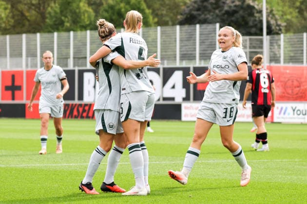 30.08.2026, xgrfx, Fussball Google Pixel Frauen-Bundesliga, Bayer Leverkusen - VfL Wolfsburg v.l. Tor, Ella Peddemors zum 0:1 (VfL Wolfsburg) Leverkusen *** August 30, 2026, xgrfx, Soccer, Google Pixel, Women s Bundesliga, Bayer Leverkusen vs. VfL Wolfsburg, Goal, Ella Peddemors scores to make it 0-1 for VfL Wolfsburg against Leverkusen