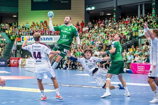 OPEL Handball Bundesliga; HSG Wetzlar - SG BBM Bietigheim, 30.08.26 Nikolaj Laesoe (HSG Wetzlar, 32), Mathias Larson (SG BBM Bietigheim, 44), Fynn Nicolaus (SG BBM Bietigheim, 14), Petter Oeverby (HSG Wetzlar, 11) OPEL Handball Bundesliga; HSG Wetzlar - SG BBM Bietigheim: Wetzlar, 30.08.26 Copyright: xBEAUTIFULxSPORTS Roeczeyx