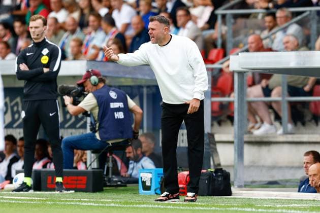 VELSEN-ZUID , 30-08-2026 , BUKO Stadion , season 2026 2027 , Dutch Eredivisie football , match between Telstar and Ajax , Picture shows Telstar coach Henk Brugge Telstar - Ajax  x206249054x Copyright: