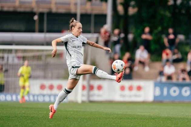 30.08.26, Women, Football, Google Pixel Frauen Bundesliga, Season 2026 2027, Bayer 04 Leverkusen - VfL Wolfsburg, Matchday 2 Sophia Kleinherne ( 4 - VfL Wolfsburg) skilled ball control Leverkusen Ulrich-Haberland-Stadion NRW Deutschland