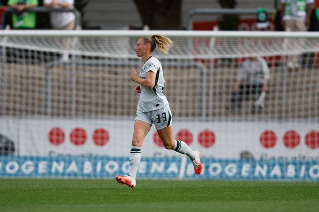 Fußball I Frauen I Bundesliga I Saison 2026-2027 I 2. Spieltag I Bayer 04 Leverkusen - VfL Wolfsburg I 30.08.2026 Sarai Linder (39, VfL Wolfsburg) Freisteller, Nahaufnahme, Porträt, Portrait, Einzelfoto, Einzelbild, Körper Leverkusen Ulrich-Haberland-Stadion Niedersachsen Deutschland *** Soccer I Women s Soccer I Bundesliga I 2026–2027 Season I Matchday 2 I Bayer 04 Leverkusen vs. VfL Wolfsburg I August 30, 2026 Sarai Linder 39, VfL Wolfsburg, Free kick, Close-up, Portrait, Single photo, Single image, Body, Leverkusen, Ulrich Haberland Stadium, Lower Saxony, Germany Copyright: xLobeca CedricxSiefkerx