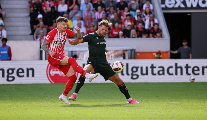 30.08.26 SC Freiburg - SV Werder Bremen Deutschland, Freiburg, 30.08.2026, Fussball, Bundesliga, Saison 2026 2027, SC Freiburg - SV Werder Bremen: v.l. Lukas Kübler (SC Freiburg), Niclas Füllkrug (SV Werder Bremen). *** August 30, 2026 SC Freiburg vs. SV Werder Bremen Germany, Freiburg, August 30, 2026, Soccer, Bundesliga, 2026–2027 Season, SC Freiburg vs. SV Werder Bremen; from left: Lukas Kübler (SC Freiburg), Niclas Füllkrug (SV Werder Bremen)