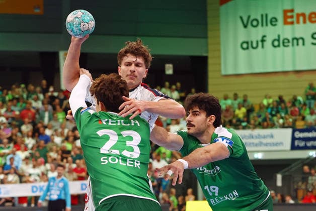 30.08.2026, xovx, Handball Opel Handball-Bundesliga, HSG Wetzlar - SG BBM Bietigheim v.l. Marti Soler (HSG Wetzlar), Jonas Josef (SG BBM Bietigheim), Doruk Pehlivan (HSG Wetzlar) Wetzlar Buderus Arena Hessen Deutschland (DE)