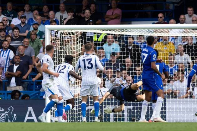 Pascal Gross of Brighton and Hove Albion scores 4-3 Chelsea v Brighton and Hove Albion, Premier League Football, Football, Stamford Bridge, London, UK - 30 Aug 2026London Stamford Bridge United Kingdom EDITORIAL USE ONLY No use with unauthorised audio, video, data, fixture lists, club league logos or live services. Online in-match use limited to 120 images, no video emulation. No use in betting, games or single club league player publications. Copyright: xIanxTuttle Shutterstockx 17119079by