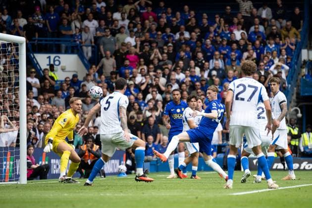 Cole Palmer of Chelsea has a shot at goal Chelsea v Brighton and Hove Albion, Premier League Football, Football, Stamford Bridge, London, UK - 30 Aug 2026London Stamford Bridge United Kingdom EDITORIAL USE ONLY No use with unauthorised audio, video, data, fixture lists, club league logos or live services. Online in-match use limited to 120 images, no video emulation. No use in betting, games or single club league player publications. Copyright: xIanxTuttle Shutterstockx 17119079bt