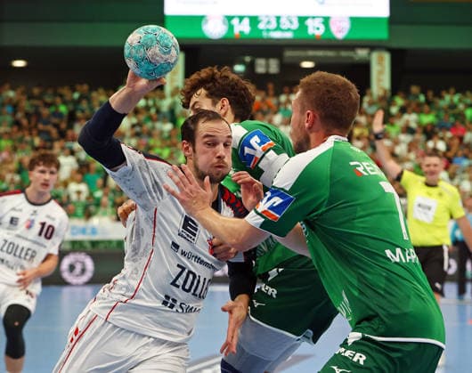 30.08.2026, xovx, Handball Opel Handball-Bundesliga, HSG Wetzlar - SG BBM Bietigheim v.l. Dominik Claus (SG BBM Bietigheim), Doruk Pehlivan (HSG Wetzlar), Dominik Mappes (HSG Wetzlar) Wetzlar Buderus Arena Hessen Deutschland (DE)
