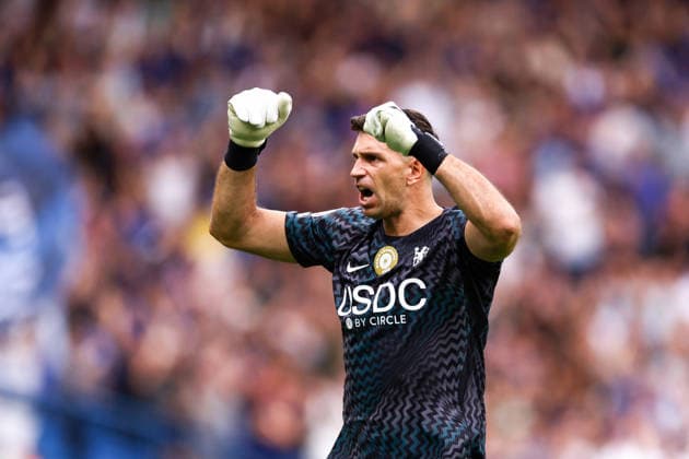 Chelsea v Brighton & Hove Albion 30 August 2026, London - Premier League Football - Chelsea v Brighton & Hove Albion - Chelsea goalkeeper Emiliano Martinez celebrates their fourth goal - Photo: Jacques Feeney Offside. London UK Copyright: xJacquesxFeeneyx xOffsidexOffside
