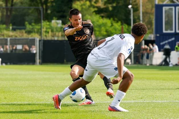 VELSEN-ZUID , 30-08-2026 , BUKO Stadion , season 2026 2027 , Dutch Eredivisie football , match between Telstar and Ajax , Picture shows Ajax player Steven Berghuis Telstar - Ajax  x206249664x Copyright: