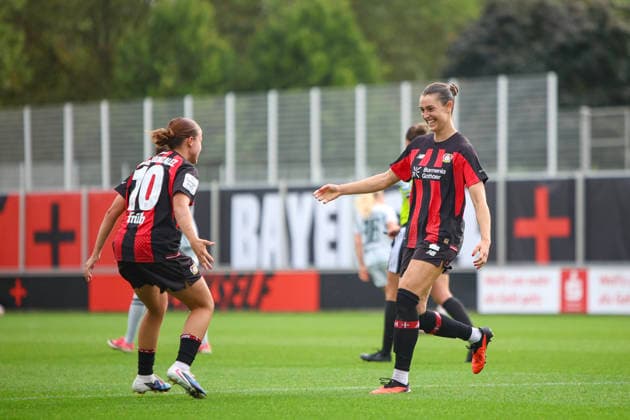 30.08.2026, GER, Fussball, Frauen, Google-Pixel Frauen- Bundesliga , Saison 2026 2027, Bayer 04 Leverkusen - VfL Wolfsburg Selina Ostermeier (B04) Torjubel, jubelt nach ihrem Treffer zum 1:1 Leverkusen Ulrich-Haberland-Stadion Nordrhein-Westfalen Deutschland *** August 30, 2026, GER, Soccer, Women, Google Pixel Women s Bundesliga, 2026–2027 Season, Bayer 04 Leverkusen vs. VfL Wolfsburg, Selina Ostermeier (B04) celebrates her goal to tie the score at 1–1 at the Ulrich Haberland Stadium in North Rhine-Westphalia, Germany Copyright: xAdrianxSchlüterx