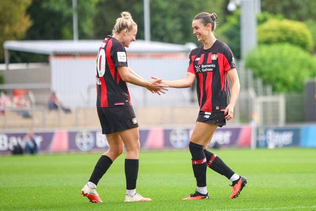 30.08.2026, GER, Fussball, Frauen, Google-Pixel Frauen- Bundesliga , Saison 2026 2027, Bayer 04 Leverkusen - VfL Wolfsburg Selina Ostermeier (B04) Torjubel, jubelt nach ihrem Treffer zum 1:1 Leverkusen Ulrich-Haberland-Stadion Nordrhein-Westfalen Deutschland *** August 30, 2026, GER, Soccer, Women, Google Pixel Women s Bundesliga, 2026–2027 season, Bayer 04 Leverkusen vs. VfL Wolfsburg, Selina Ostermeier (B04) celebrates her goal, making the score 1–1, at Ulrich Haberland Stadium in North Rhine-Westphalia, Germany Copyright: xAdrianxSchlüterx