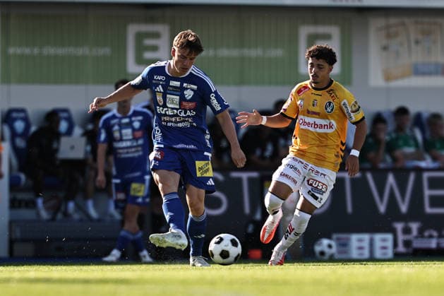 SOCCER - BL, Hartberg vs Ried HARTBERG,AUSTRIA,30.AUG.26 - SOCCER - ADMIRAL Bundesliga, TSV Hartberg vs SV Ried. Image shows Paul Komposch (Hartberg) and Jussuf Nasrawe (Ried).  GEPAxpictures xChrisxBauer