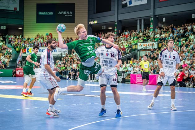 OPEL Handball Bundesliga; HSG Wetzlar - SG BBM Bietigheim, 30.08.26 Georg Löwen ((HSG Wetzlar, 33), Fynn Nicolaus (SG BBM Bietigheim, 14), Jona Bader (SG BBM Bietigheim, 13), Nikola Vlahovic (SG BBM Bietigheim, 3) OPEL Handball Bundesliga; HSG Wetzlar - SG BBM Bietigheim: Wetzlar, 30.08.26 Copyright: xBEAUTIFULxSPORTS Roeczeyx