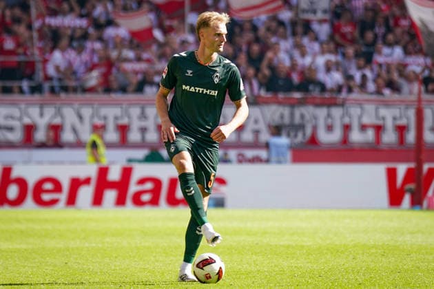 Deutschland: Fussball Bundesliga Saison 2026 - 2027, 1. Spieltag - SC Freiburg vs Werder Bremen - Europa Park Stadion (Freiburg): Amos Pieper (Werder Bremen, 5) *** German Soccer Bundesliga 2026–2027 Season, Matchday 1: SC Freiburg vs. Werder Bremen at Europa-Park Stadium in Freiburg; Amos Pieper, Werder Bremen, 5 Copyright: xJOERANxSTEINSIEKx