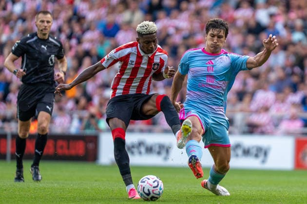 30th August 2026; Stadium of Light, Sunderland, England; Premier League Football, Sunderland versus Fulham; Gonzalo Garcia of Fulham FC and Nilson Angulo of Sunderland AFC battling for the ball PeterxNorth