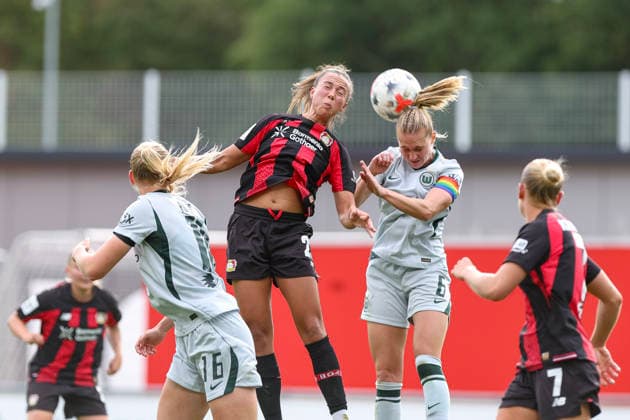30.08.2026, GER, Fussball, Frauen, Google-Pixel Frauen- Bundesliga , Saison 2026 2027, Bayer 04 Leverkusen - VfL Wolfsburg Maja Sternad (B04) und Janina Minge (WOB) im Kampf um den Ball Leverkusen Ulrich-Haberland-Stadion Nordrhein-Westfalen Deutschland *** August 30, 2026, GER, Soccer, Women, Google Pixel Women s Bundesliga, 2026–2027 season, Bayer 04 Leverkusen vs. VfL Wolfsburg: Maja Sternad (B04) and Janina Minge (WOB) battle for the ball at the Ulrich Haberland Stadium in Leverkusen, North Rhine-Westphalia, Germany Copyright: xAdrianxSchlüterx