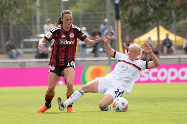 30.08.2026, xhfmx, Fussball Google Pixel Frauen-Bundesliga, Eintracht Frankfurt - 1.FC Nürnberg v.l. Hayley Raso (Eintracht Frankfurt, 16), Keira Bednorz (1.FC Nürnberg, 21) Frankfurt am Main *** August 30, 2026, xhfmx, Soccer, Google Pixel, Women s Bundesliga, Eintracht Frankfurt vs. 1. FC Nürnberg, Hayley Raso (Eintracht Frankfurt), 16, Keira Bednorz (1. FC Nürnberg), 21, Frankfurt am Main