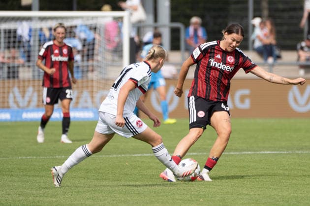 30.08.2026, xhfmx, Fussball Google Pixel Frauen-Bundesliga, Eintracht Frankfurt - 1.FC Nürnberg v.l. Keira Bednorz (1.FC Nürnberg, 21)m, Larissa Mühlhaus (Eintracht Frankfurt, 47) Frankfurt am Main *** August 30, 2026, xhfmx, Soccer, Google Pixel, Women s Bundesliga, Eintracht Frankfurt vs. 1. FC Nürnberg, Keira Bednorz (1. FC Nürnberg), 21 m, Larissa Mühlhaus (Eintracht Frankfurt), 47, Frankfurt am Main