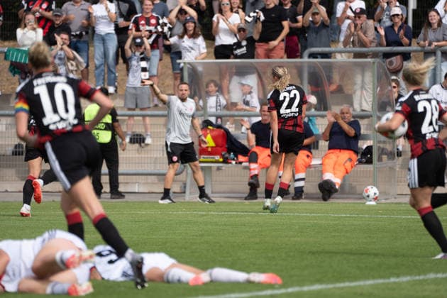 30.08.2026, xhfmx, Fussball Google Pixel Frauen-Bundesliga, Eintracht Frankfurt - 1.FC Nürnberg Frankfurt bejubelt das 1:1 durch Danique Tolhoek (Eintracht Frankfurt, 22) Tor, Goal, Jubel, Celebration Frankfurt am Main *** August 30, 2026, xhfmx, Soccer, Google Pixel, Women s Bundesliga, Eintracht Frankfurt vs. 1. FC Nürnberg; Frankfurt celebrates the 1-1 equalizer by Danique Tolhoek, Eintracht Frankfurt, 22nd goal, goal, celebration, Frankfurt am Main