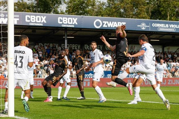 VELSEN-ZUID , 30-08-2026 , BUKO Stadion , season 2026 2027 , Dutch Eredivisie football , match between Telstar and Ajax , Picture shows Ajax player Davy Klaassen scoring the 0-1 Telstar - Ajax  x206250092x Copyright: