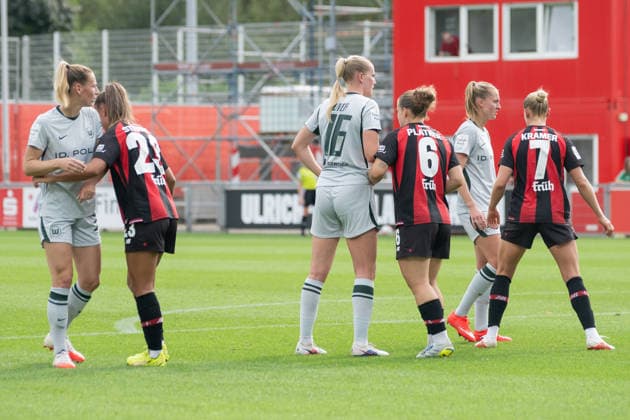 Gedraenge vor dem Leverkusener Tor bei einem Eckball. Kampf um jeden Zentimeter. Bayer 04 Leverkusen vs. VfL Wolfsburg, Fussball, Frauen Bundesliga, 02. Spieltag, Saison 2026 2027, 30.08.2026 DFL DFB Regulations prohibit any use of Photographs as image sequences and or Quasivideo Bayer 04 Leverkusen vs. VfL Wolfsburg, Fussball, Frauen Bundesliga, 02. Spieltag, Saison 2026 2027, 30.08.2026 Leverkusen *** A scramble in front of the Leverkusen goal during a corner kick; a battle for every centimeter. Bayer 04 Leverkusen vs. VfL Wolfsburg, Soccer, Women s Bundesliga, Matchday 2, 2026–2027 Season, August 30, 2026 DFL DFB regulations prohibit any use of photographs as image sequences and or quasi-video Bayer 04 Leverkusen vs. VfL Wolfsburg, soccer, Women’s Bundesliga, Matchday 2, 2026–2027 season, August 30, 2026, Leverkusen Copyright: xEibner-Pressefoto ThomasxHaeslerx EP_THR