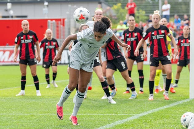 Cora Zicai (VfL Wolfsburg, 28) versucht den Eckball mit dem Kopf zuz verlaengern. Bayer 04 Leverkusen vs. VfL Wolfsburg, Fussball, Frauen Bundesliga, 02. Spieltag, Saison 2026 2027, 30.08.2026 DFL DFB Regulations prohibit any use of Photographs as image sequences and or Quasivideo Bayer 04 Leverkusen vs. VfL Wolfsburg, Fussball, Frauen Bundesliga, 02. Spieltag, Saison 2026 2027, 30.08.2026 Leverkusen *** Cora Zicai of VfL Wolfsburg, No. 28, attempts to head the corner kick forward. Bayer 04 Leverkusen vs. VfL Wolfsburg, Soccer, Women s Bundesliga, Matchday 2, 2026–2027 Season, August 30, 2026. DFL and DFB regulations prohibit any use of photographs as image sequences and or quasi-video. Bayer 04 Leverkusen vs. VfL Wolfsburg, soccer, Women’s Bundesliga, Matchday 2, 2026–2027 season, August 30, 2026, Leverkusen Copyright: xEibner-Pressefoto ThomasxHaeslerx EP_THR