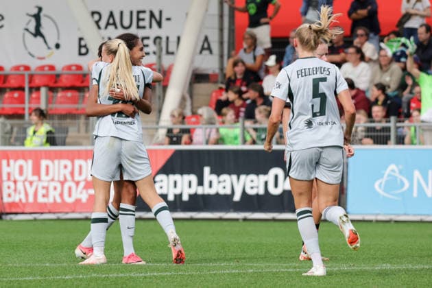 30.08.2026, xgrfx, Fussball Google Pixel Frauen-Bundesliga, Bayer Leverkusen - VfL Wolfsburg v.l. Tor, Cora Zicai zum 1:2 (VfL Wolfsburg) Leverkusen *** August 30, 2026, xgrfx, Soccer, Google Pixel, Women s Bundesliga, Bayer Leverkusen vs. VfL Wolfsburg, Goal, Cora Zicai scores the 1-2 goal for VfL Wolfsburg against Leverkusen