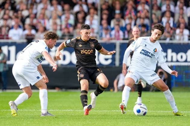 VELSEN-ZUID , 30-08-2026 , BUKO Stadion , season 2026 2027 , Dutch Eredivisie football , match between Telstar and Ajax , Picture shows Ajax player Oscar Gloukh, Telstar player Nils Rossen Telstar - Ajax  x206250241x Copyright: