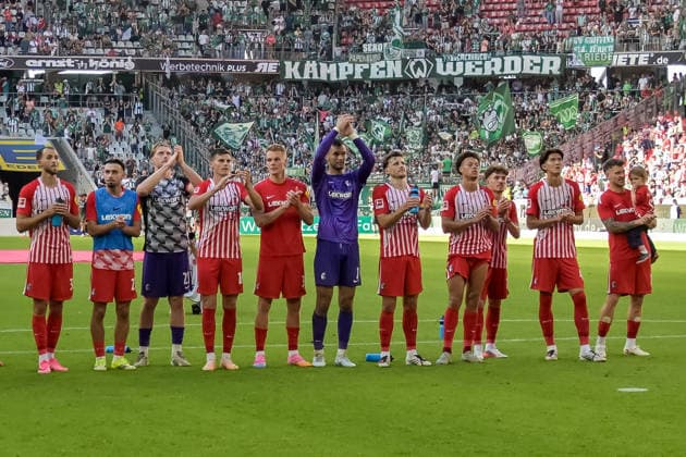 Team SC Freiburg bedankt sich bei seinen Fans GER, SC Freiburg vs Werder Bremen, Fussball, Bundesliga, 1. Spieltag, Saison 2026 2027, 30.08.2026 DFL DFB REGULATIONS PROHIBIT ANY USE OF PHOTOGRAPHS AS IMAGE SEQUENCES AND OR QUASI-VIDEO GER, SC Freiburg vs Werder Bremen, Fussball, Bundesliga, 1. Spieltag, Saison 2026 2027, 30.08.2026 Freiburg *** Team SC Freiburg thanks its fans GER, SC Freiburg vs. Werder Bremen, Soccer, Bundesliga, Matchday 1, 2026–2027 season, August 30, 2026 DFL and DFB regulations prohibit any use of photographs as image sequences and or quasi-video GER, SC Freiburg vs. Werder Bremen, soccer, Bundesliga, Matchday 1, 2026–2027 season, August 30, 2026, Freiburg Copyright: xEibner-Pressefotox EP_THS