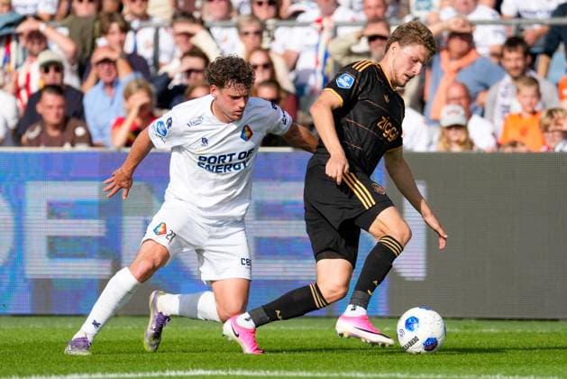 VELSEN-ZUID , 30-08-2026 , BUKO Stadion , season 2026 2027 , Dutch Eredivisie football , match between Telstar and Ajax , Picture shows Telstar player Patrick Brouwer, Ajax player Anton Gaaei Telstar - Ajax  x206250376x Copyright: