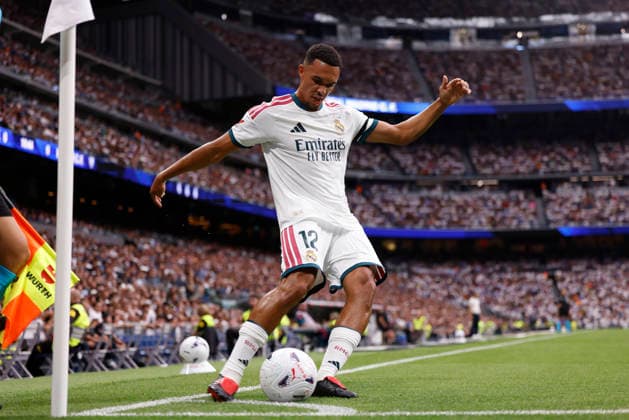 RECORD DATE NOT STATED Trent Alexander-Arnold (Real Madrid CF) shoots a corner kick during the LaLiga EA Sports match between Real Madrid CF and Malaga CF at Estadio Santiago BernabÃ u on August 30, 2026 in Madrid, Spain. (Photo by Manu Reino DeFodi Images) -