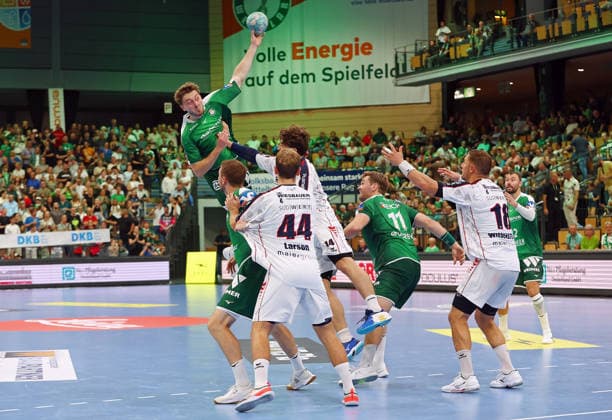 30.08.2026, xovx, Handball Opel Handball-Bundesliga, HSG Wetzlar - SG BBM Bietigheim v.l. Niklas Theiß (HSG Wetzlar), Dominik Mappes (HSG Wetzlar) Mathias Larson (SG BBM Bietigheim), Fynn-Luca Nicolaus (SG BBM Bietigheim), Petter Överby (HSG Wetzlar), Fabian Wiederstein (SG BBM Bietigheim), Nikolaj Laesö (HSG Wetzlar) Wetzlar Buderus Arena Hessen Deutschland (DE)