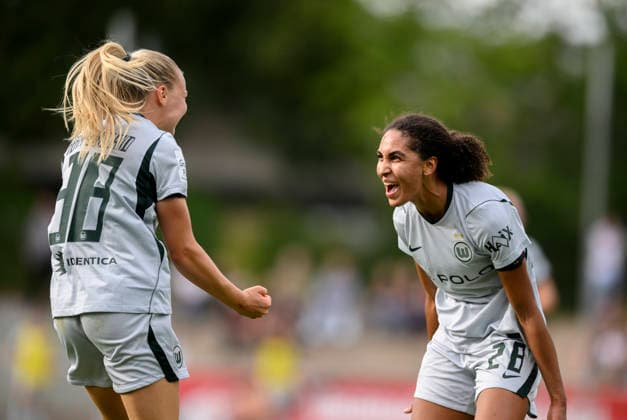 Jubel Cora ZICAI (WOB) nach ihrem Tor zum 1:2, mit Anny KERIM-LINDLAND (l. WOB). Fussball Google Pixel Frauen 1. Bundesliga, 2. Spieltag, Bayer 04 Leverkusen (LEV) - VfL Wolfsburg (WOB), am 30.08.2026 in Leverkusen Deutschland Ulrich-Haberland-Stadion *** Cora ZICAI (WOB) celebrates after scoring the goal to make it 1–2, with Anny KERIM LINDLAND (WOB) WOB Soccer Google Pixel Women s 1st Bundesliga, Matchday 2, Bayer 04 Leverkusen (LEV) vs. VfL Wolfsburg (WOB), on August 30, 2026, in Leverkusen, Germany, at Ulrich Haberland Stadium