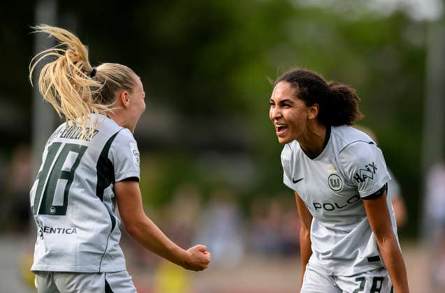 Jubel Cora ZICAI (WOB) nach ihrem Tor zum 1:2, mit Anny KERIM-LINDLAND (l. WOB). Fussball Google Pixel Frauen 1. Bundesliga, 2. Spieltag, Bayer 04 Leverkusen (LEV) - VfL Wolfsburg (WOB), am 30.08.2026 in Leverkusen Deutschland Ulrich-Haberland-Stadion *** Cora ZICAI (WOB) celebrates after scoring the goal to make it 1–2, with Anny KERIM LINDLAND WOB Soccer Google Pixel Women s 1st Bundesliga, Matchday 2, Bayer 04 Leverkusen (LEV) vs. VfL Wolfsburg (WOB), on August 30, 2026, in Leverkusen, Germany, at Ulrich Haberland Stadium