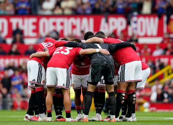 Manchester, England, 30th August 2026. Manchester United, ManU pre match huddle during the Manchester United vs Ipswich Town Premier League match at Old Trafford, Manchester. Picture credit should read: Andrew Yates Sportimage EDITORIAL USE ONLY. No use with unauthorised audio, video, data, fixture lists, club league logos or live services. Online in-match use limited to 120 images, no video emulation. No use in betting, games or single club league player publications. SPI_022_AY_Man_Utd_Ipswich SPI-4945-0022