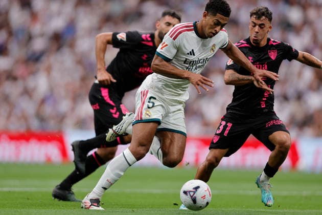 RECORD DATE NOT STATED Jude Bellingham (Real Madrid CF) controls the ball during the LaLiga EA Sports match between Real Madrid CF and Malaga CF at Estadio Santiago BernabÃ u on August 30, 2026 in Madrid, Spain. (Photo by Manu Reino DeFodi Images) -