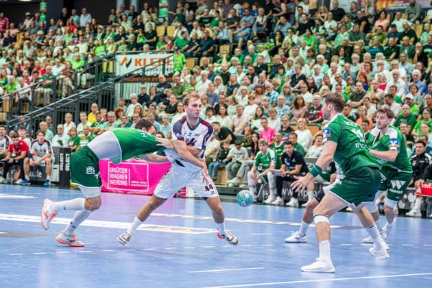 OPEL Handball Bundesliga; HSG Wetzlar - SG BBM Bietigheim, 30.08.26 Mathias Larson (SG BBM Bietigheim, 44), Jona Schoch (HSG Wetzlar, 22), Petter Oeverby (HSG Wetzlar, 11), Niklas Theiß (HSG Wetzlar, 9) OPEL Handball Bundesliga; HSG Wetzlar - SG BBM Bietigheim: Wetzlar, 30.08.26 Copyright: xBEAUTIFULxSPORTS Roeczeyx