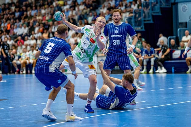 Opel Handball Bundesliga, VfL Gummersbach - SC Magdeburg, 30.08.2026 Tilen Kodrin (VfL Gummersbach 5), Magnus Saugstrup (SC Magdeburg 23), Tom Kiesler (VfL Gummersbach 30), Kristjan HorÅ¾en (VfL Gummersbach 27), ; Opel Handball Bundesliga, VfL Gummersbach - SC Magdeburg, 30.08.2026 Copyright: xBEAUTIFULxSPORTS Erlhofx
