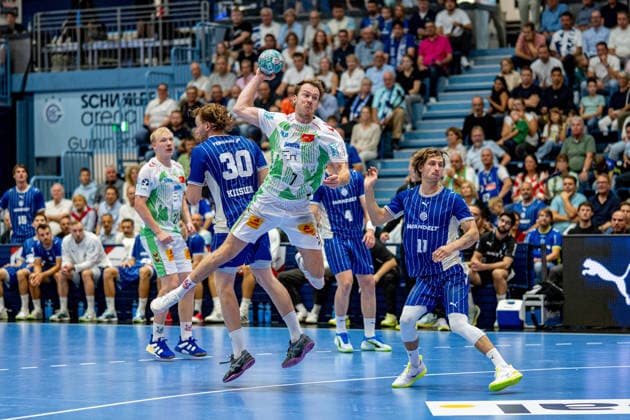 Opel Handball Bundesliga, VfL Gummersbach - SC Magdeburg, 30.08.2026 Magnus Saugstrup (SC Magdeburg 23), Tom Kiesler (VfL Gummersbach 30), Felix Claar (SC Magdeburg 7), Mathis Haeseler (VfL Gummersbach 11), ; Opel Handball Bundesliga, VfL Gummersbach - SC Magdeburg, 30.08.2026 Copyright: xBEAUTIFULxSPORTS Erlhofx